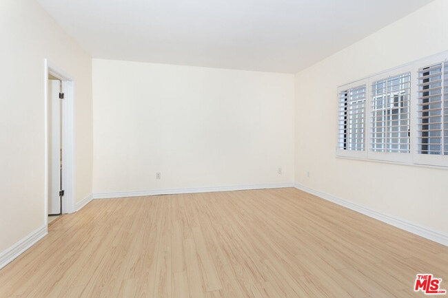 Building Photo - 1950 S Beverly Glen Blvd