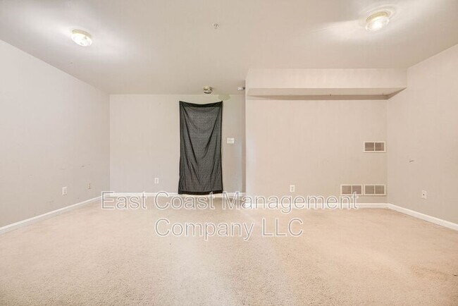 Building Photo - 403 Deer Hill Cir