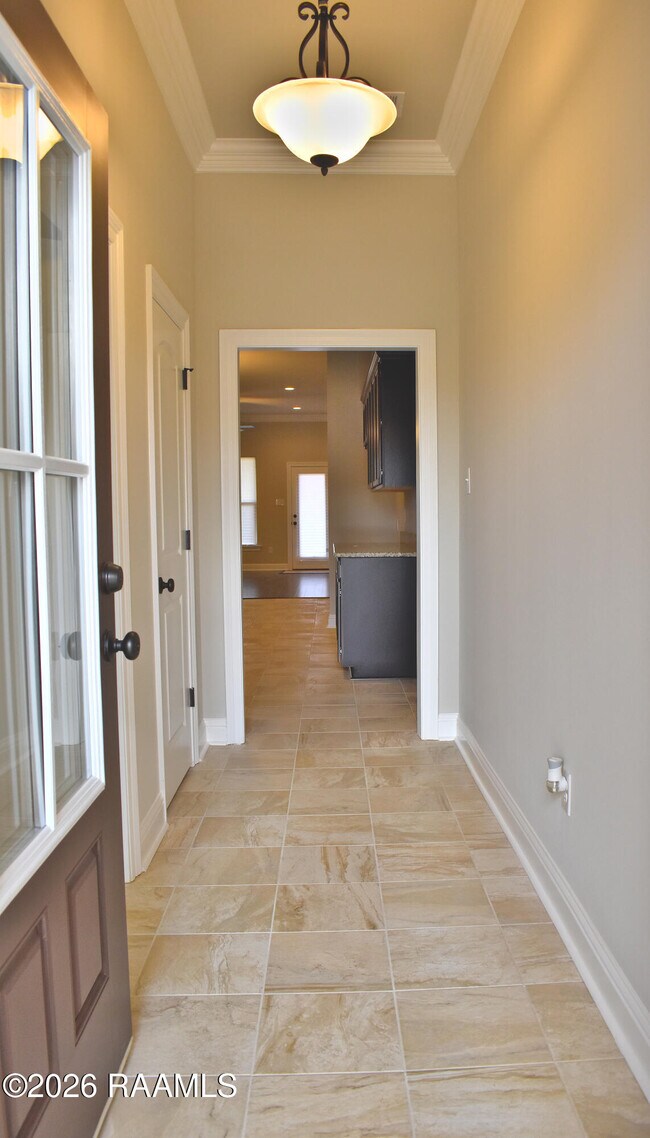 Building Photo - 421 Berg Ct
