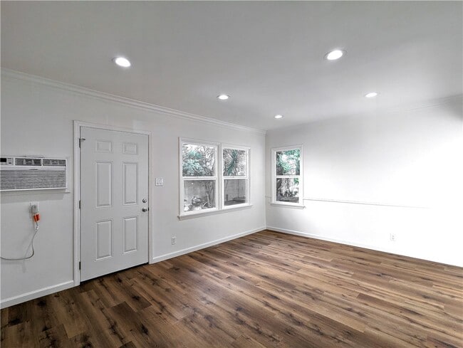 Building Photo - 10931 Whipple St