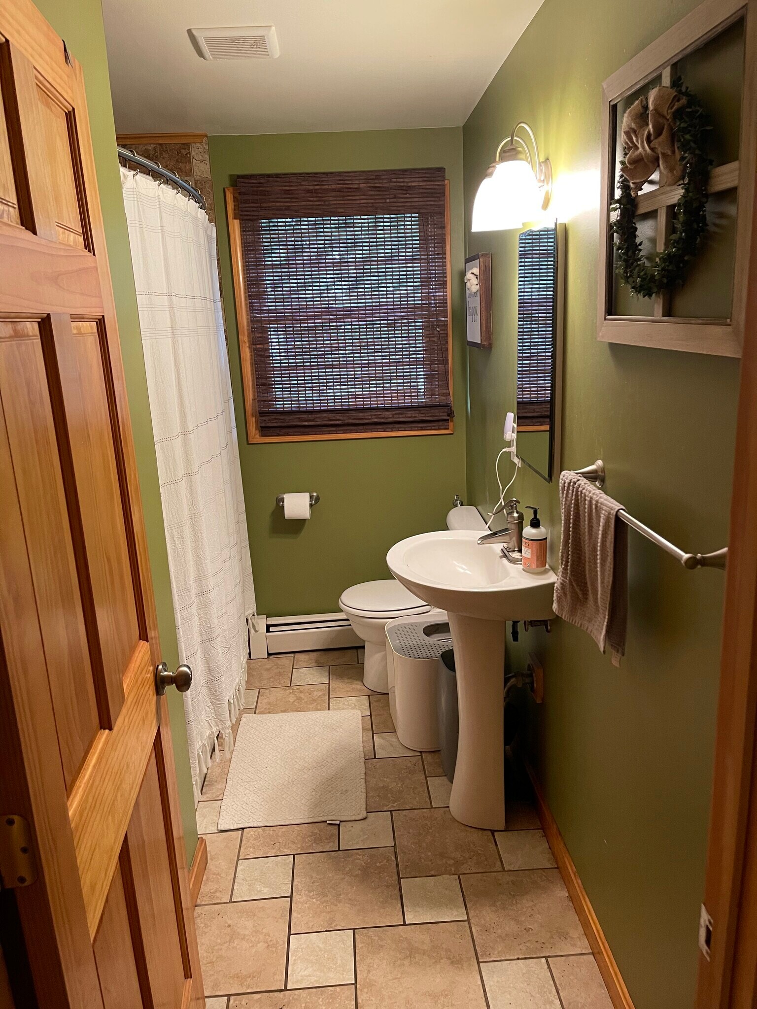 Building Photo - 14 Jo Ellen Dr