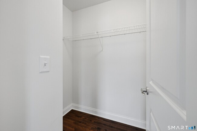 Building Photo - 15 Moorland Dr