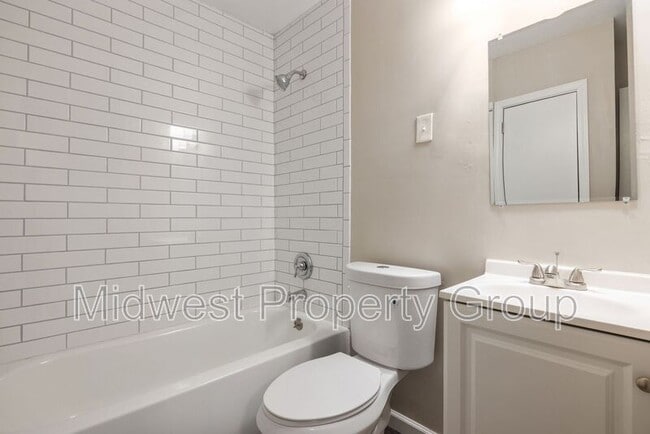 Building Photo - 10 Juno Dr