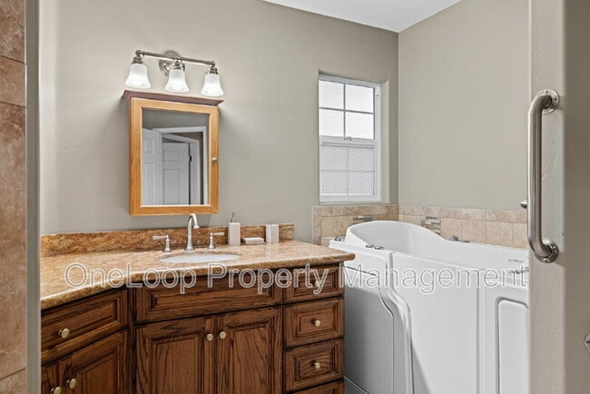 Building Photo - 8823 Los Coches Rd