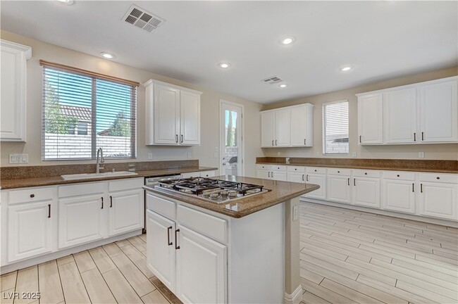 Building Photo - 536 Puenta Del Rey St