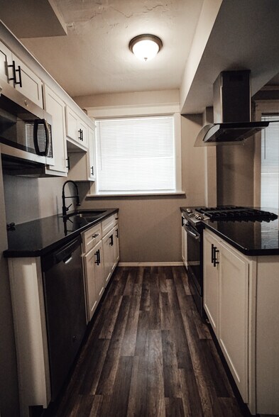 Building Photo - 4974 Chippewa St