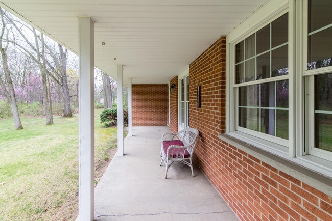 Building Photo - 6868 Crane Rd