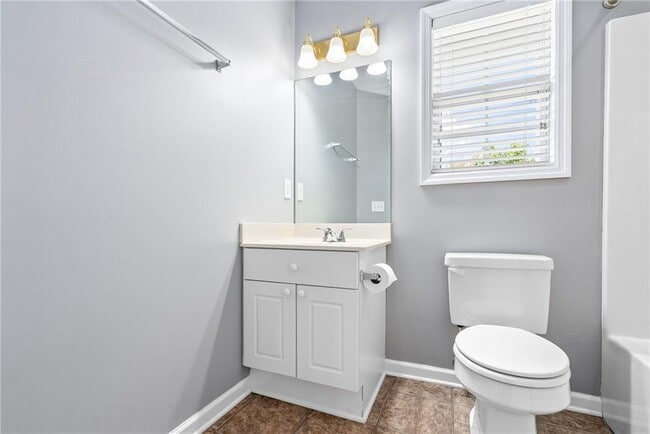 Building Photo - 1477 N Donahue Dr