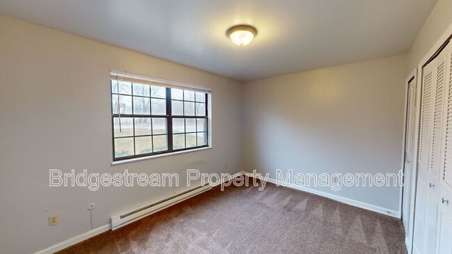 Building Photo - 481 N Broadway St