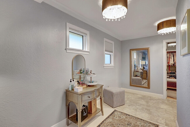 Building Photo - 3271 SE Court Dr