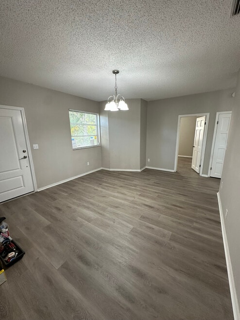 Building Photo - 2208 W Woodlawn Ave