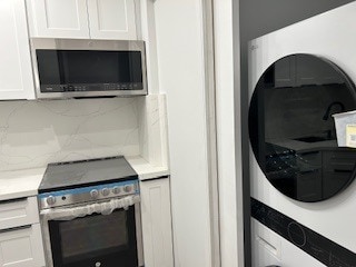 Building Photo - 15737 Sutton St