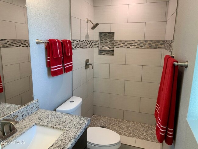 Building Photo - 7001 E Loma Land Dr