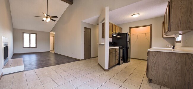 Building Photo - d4041fer