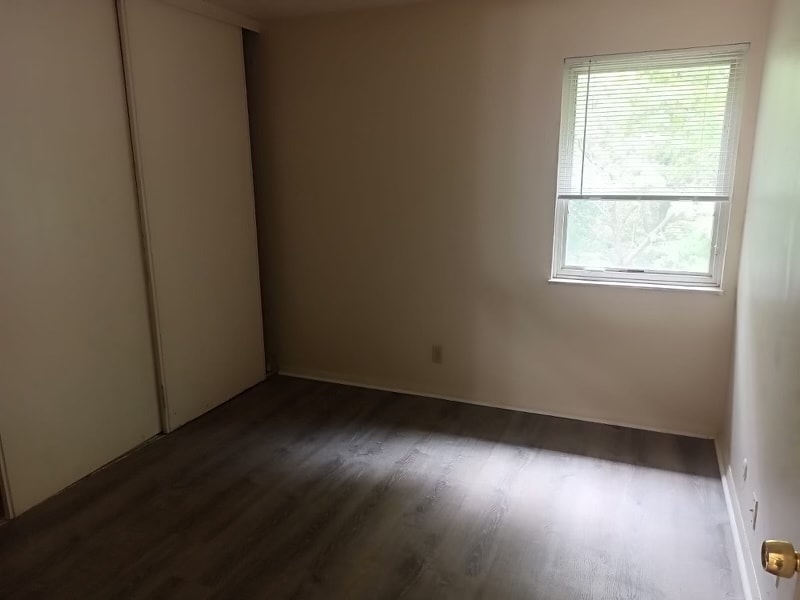 Building Photo - 32 Woodglen Apartment