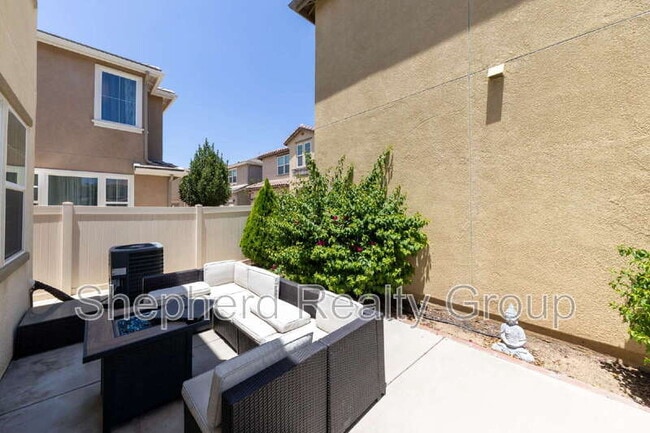 Building Photo - 28468 Sunflower St