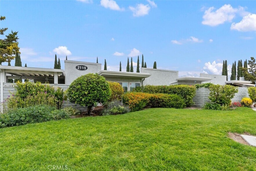 Building Photo - 2119 Via Puerta