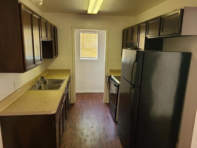 Building Photo - 3421-3423 Bright St