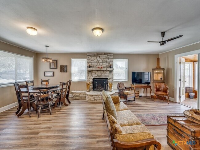 Building Photo - 1660 McIver