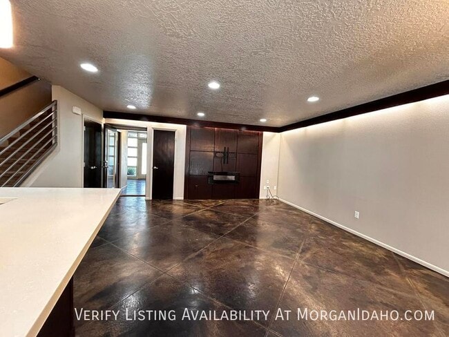 Building Photo - 10175 W Carlton Bay Dr