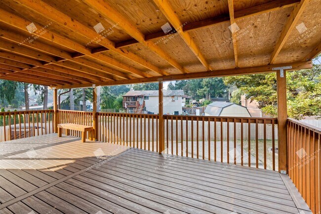 Building Photo - 4BR + Finished Heated Garage | Fenced 1/4 Acre | Mins to JBLM