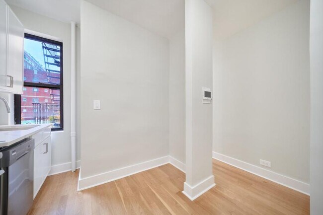 Building Photo - 0 bedroom in New York NY 10011