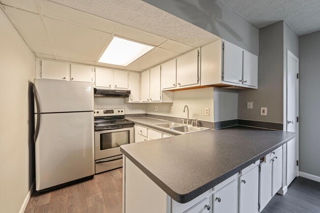 Building Photo - 514 W 1st Ave