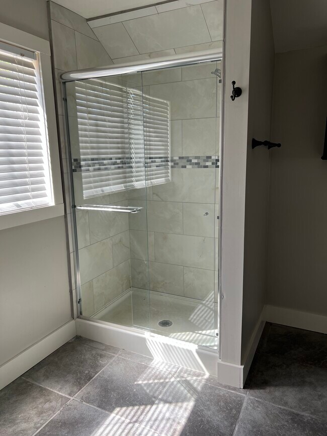 Building Photo - 631 9th Ct S