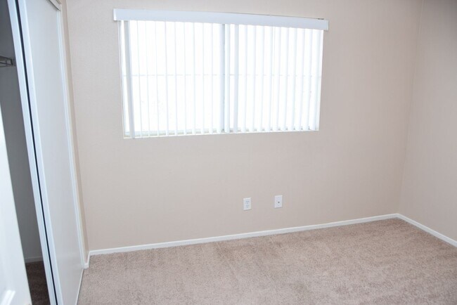 Building Photo - 7729 Paseo Vista Dr