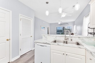 Building Photo - 2040 Cross Gate Blvd