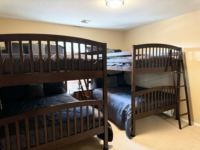 Building Photo - Spacious 3-Bedroom Home with RV Parking & Boat-Deep Garage