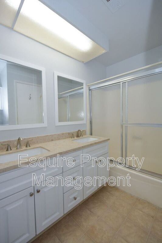 Building Photo - 624 Sunfish Way