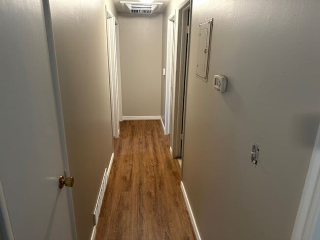 Building Photo - East Layton Home with Beautiful Landscapin...