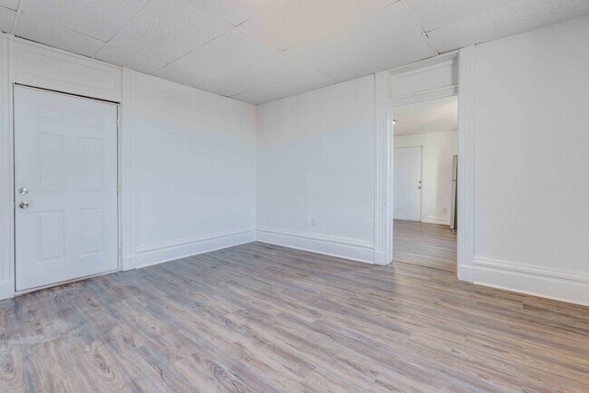 Building Photo - 238 Hazelwood Ave