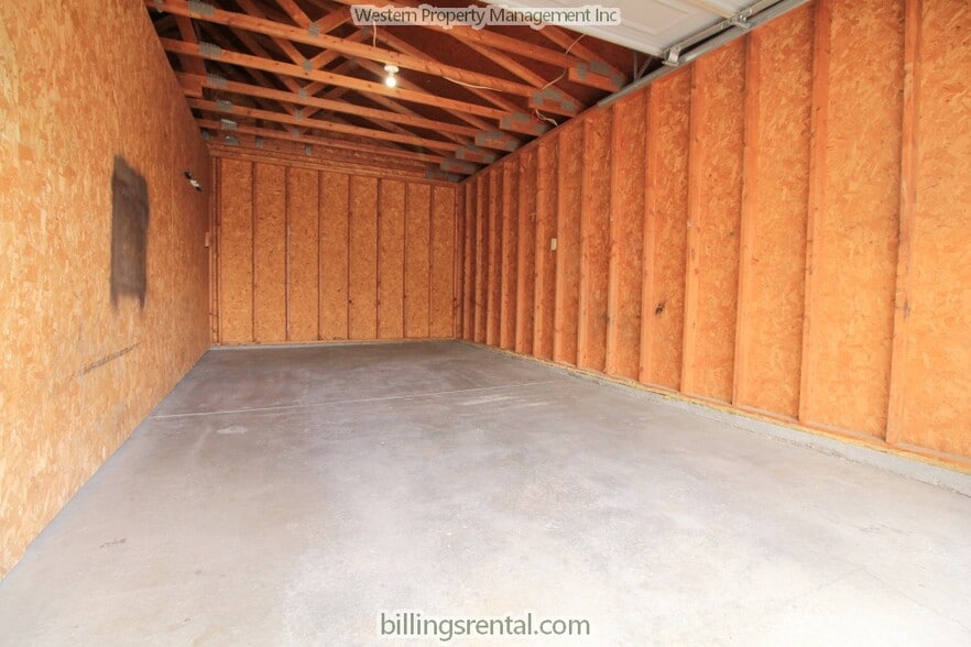 Garage - 3321 Central Ave