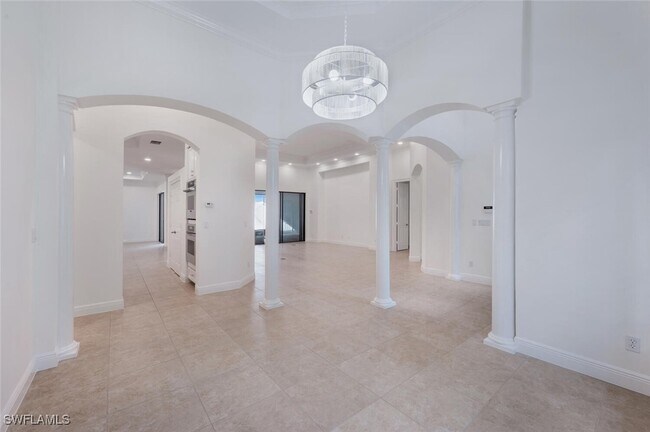 Building Photo - 600 6th Ave N