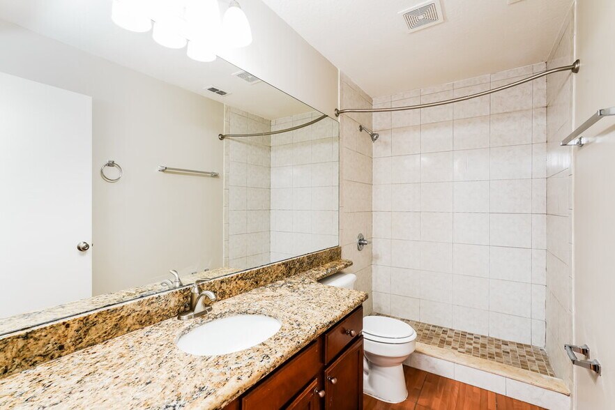 Building Photo - 1227 Heather Lake Dr