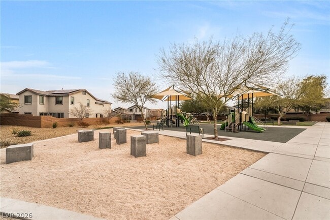 Building Photo - 900 Lotus Falls St