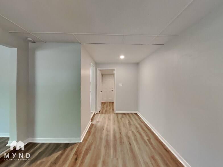 Building Photo - 5119 N 15th St