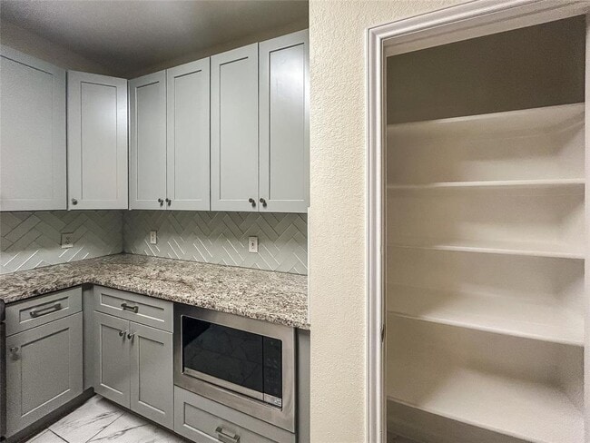 Building Photo - 6002 Salcon Cliff Dr