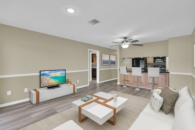 Building Photo - 801 River Rd