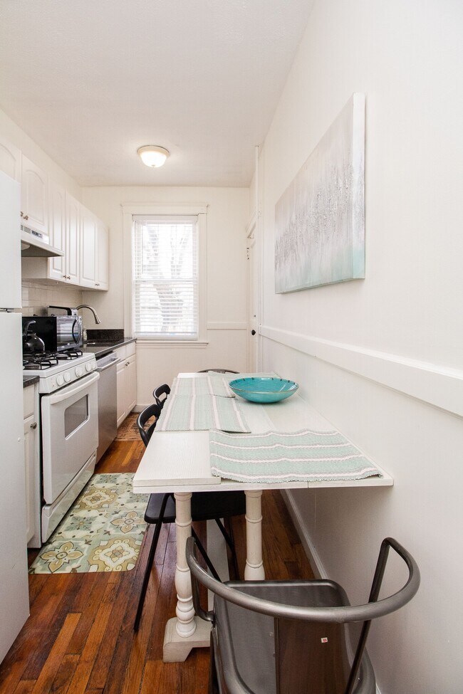 Building Photo - 191 Kent St