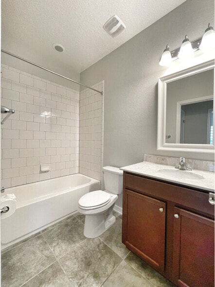 Building Photo - 13718 Grunberg Ave