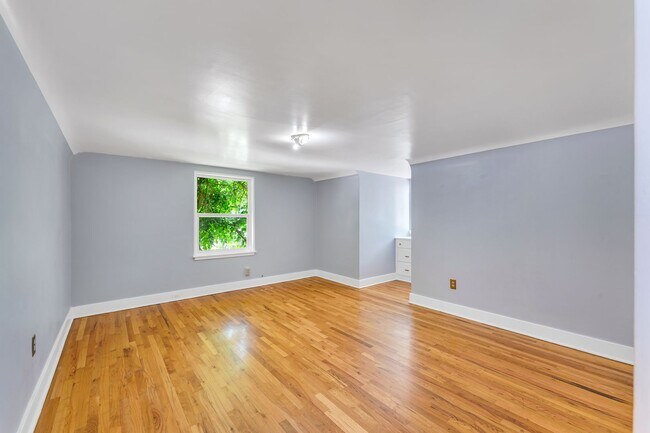Building Photo - 760 Marsh Ave