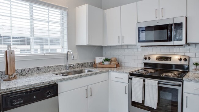 Building Photo - z-121625-The Palmer at Las Colinas