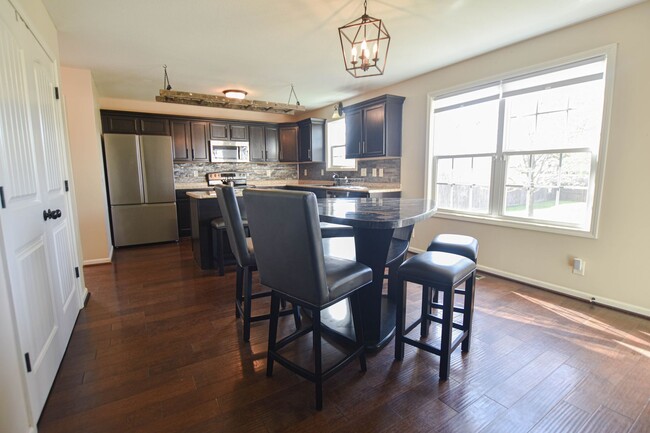 Building Photo - Pet Friendly Three Bedroom!