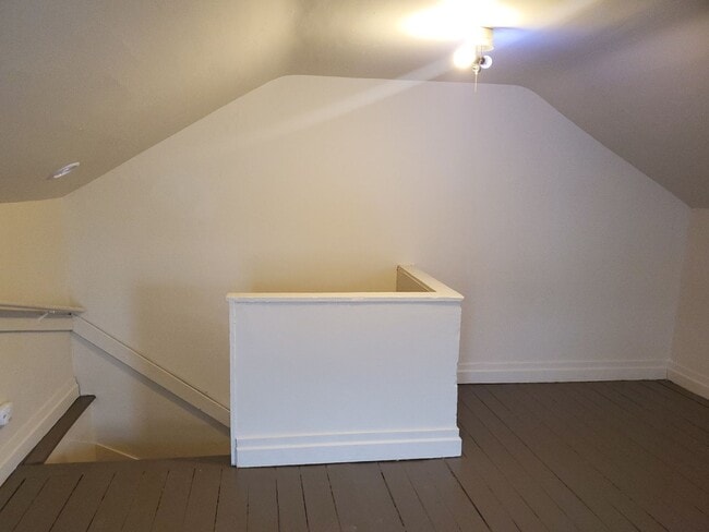 Building Photo - 848 Blunston St