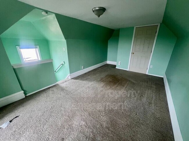 Building Photo - 1632 Steuben St