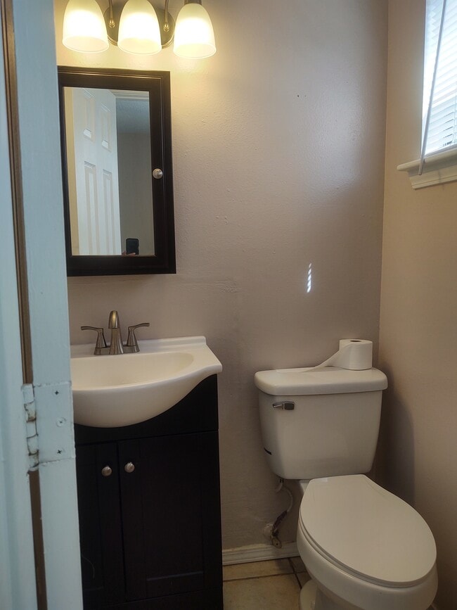 Building Photo - 2608 Virginia Ave