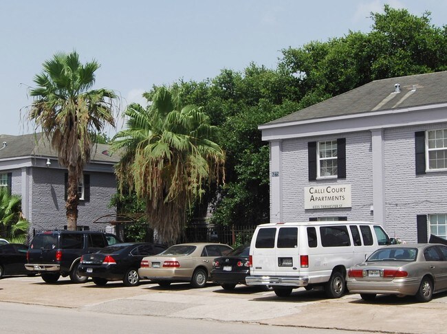 Calli Court Apartments - Tierwester (6225)